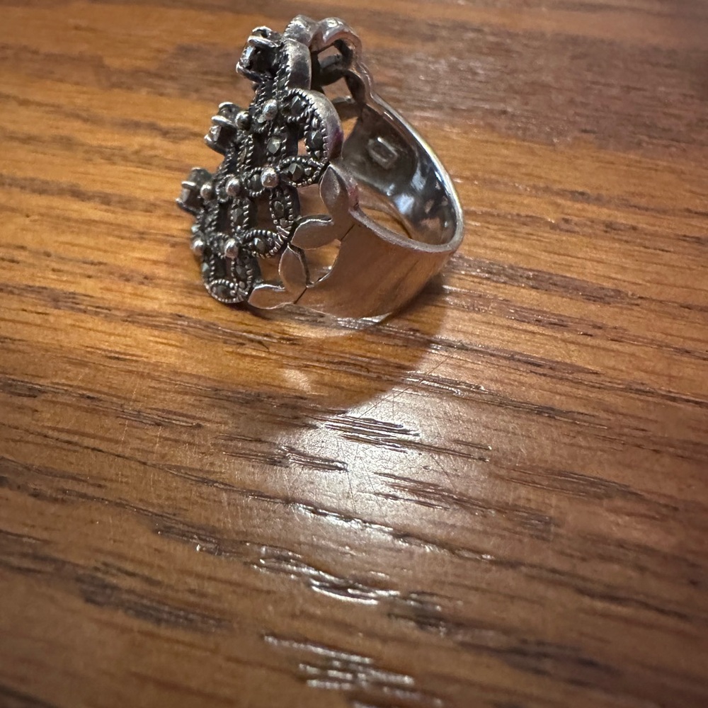 CHUNKY MARCASITE RING - Picture 3 of 5